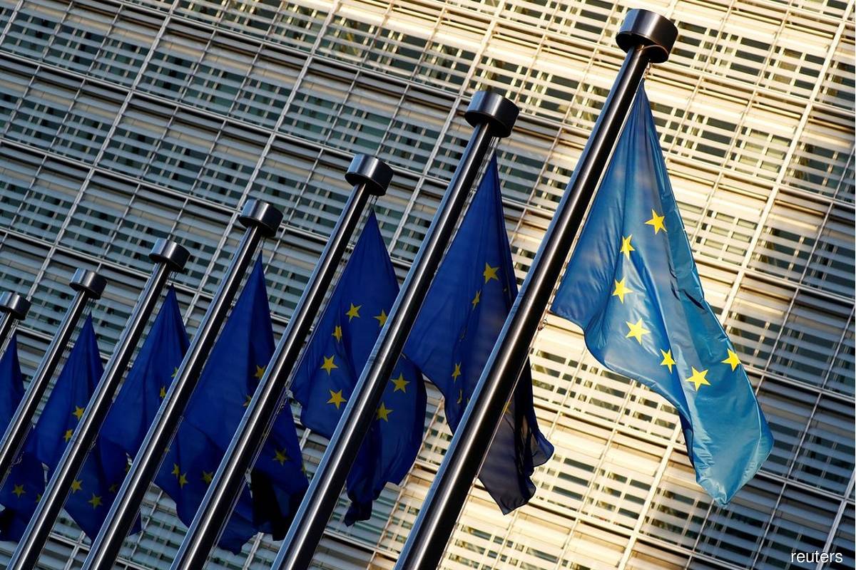 EU plans early carbon market auctions from July